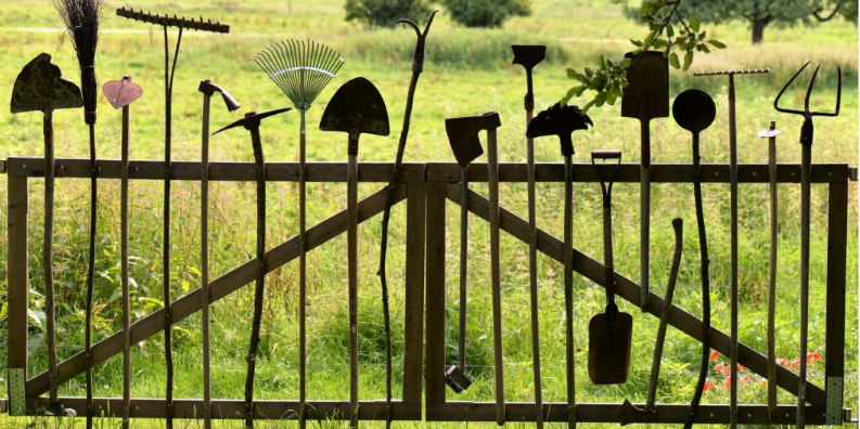 GARDEN TOOL MUST-HAVES FOR BEGINNER GARDENERS